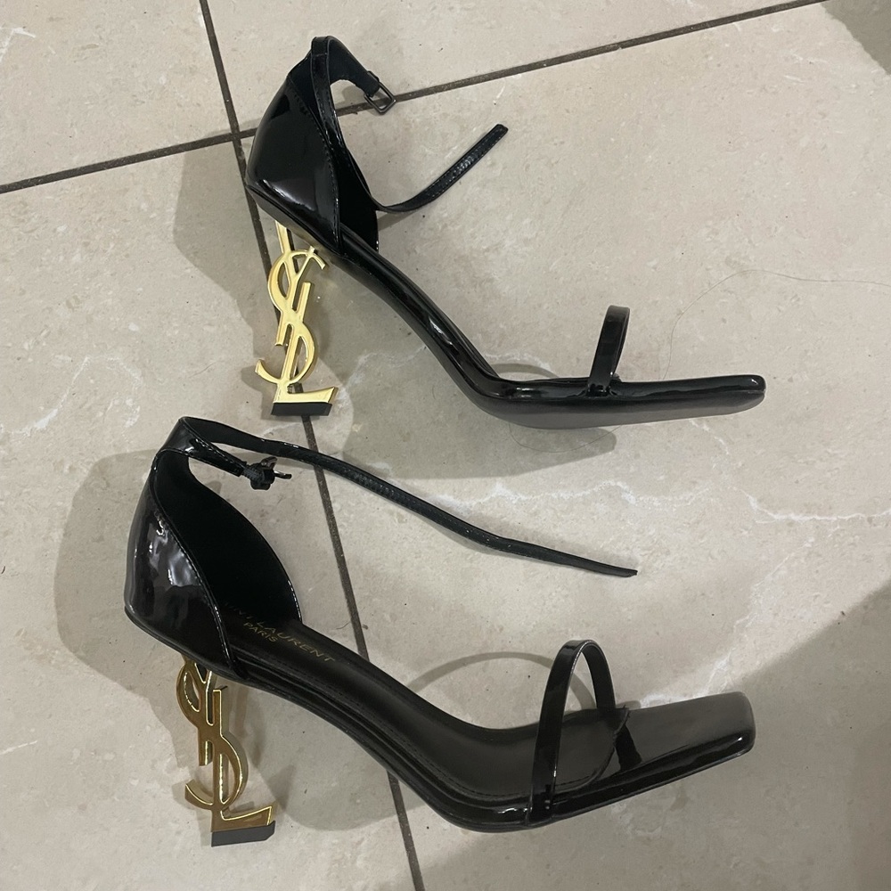 SEXY HEELS